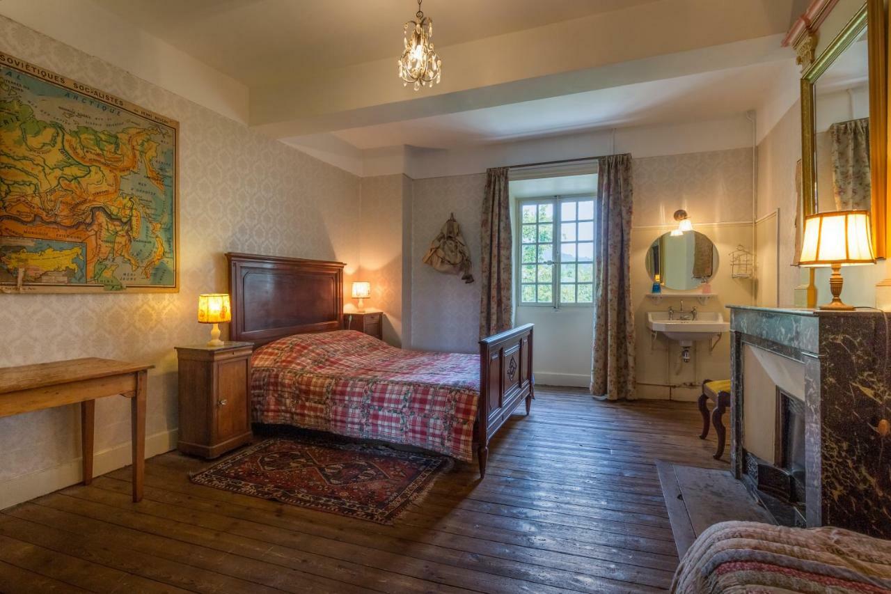 Domaine De L'Amiral Bed and Breakfast Saint-Laurent-du-Pape Exteriör bild