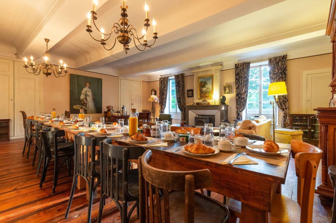 Domaine De L'Amiral Bed and Breakfast Saint-Laurent-du-Pape Exteriör bild