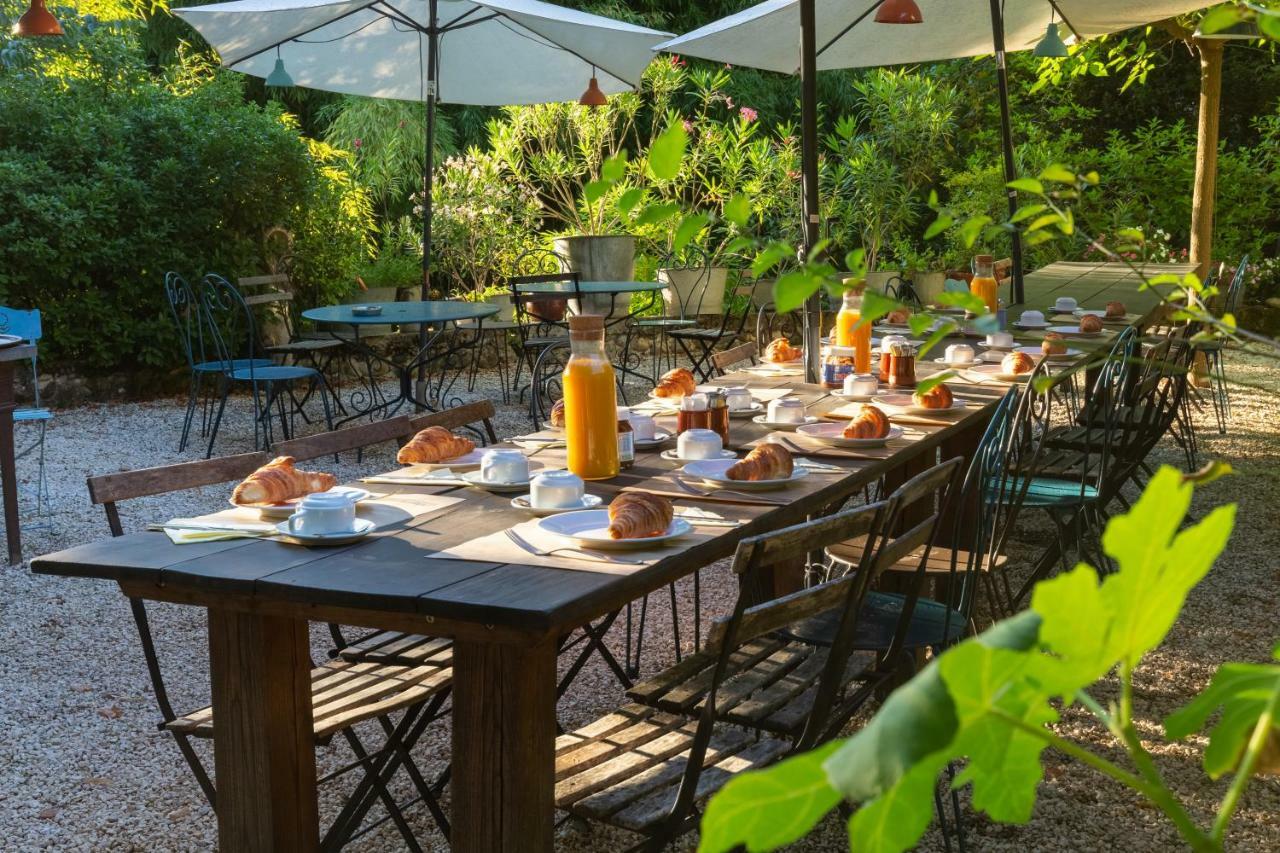 Domaine De L'Amiral Bed and Breakfast Saint-Laurent-du-Pape Exteriör bild